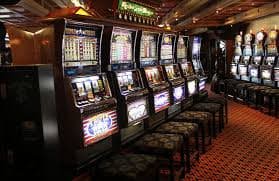 Filipino players enjoying ph 12 sports and casino entertainment on mobile